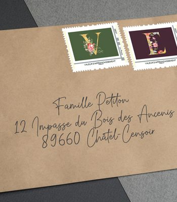 timbre-personnalise-naissance-bapteme-jolies-fleurs-enveloppe